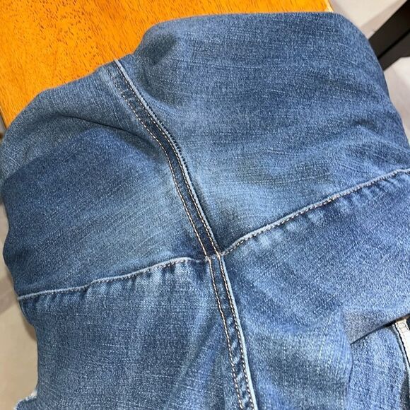 EUC AMERICAN EAGLE 10 SHORT THE DREAM JEAN CURVY HI-RISE DISTRESSED JEGGING - Picture 11 of 11